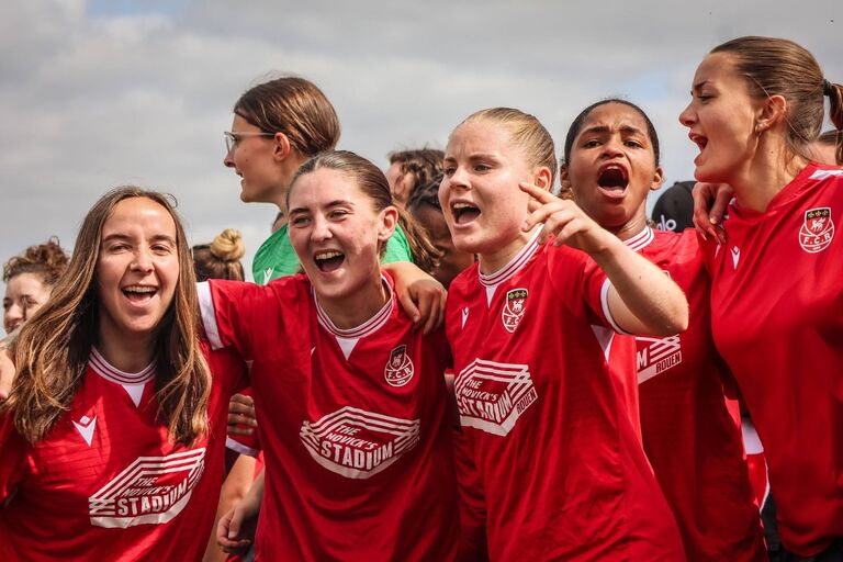 Les joueuses du FC Rouen après leur succès en barrage d'accession