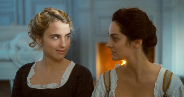 Adèle Haenel et Noémie Merlant dans "Portrait d'une jeune fille en feu"