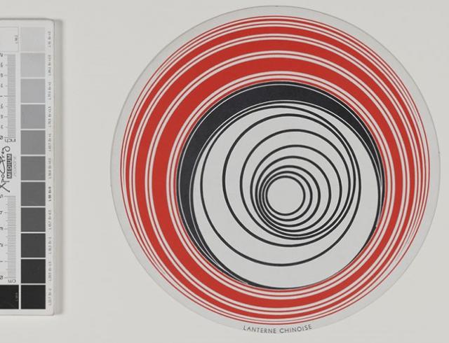 Créations hypnotiques de Duchamp, les "Rotoreliefs" (disques optiques) sont à portée de regard