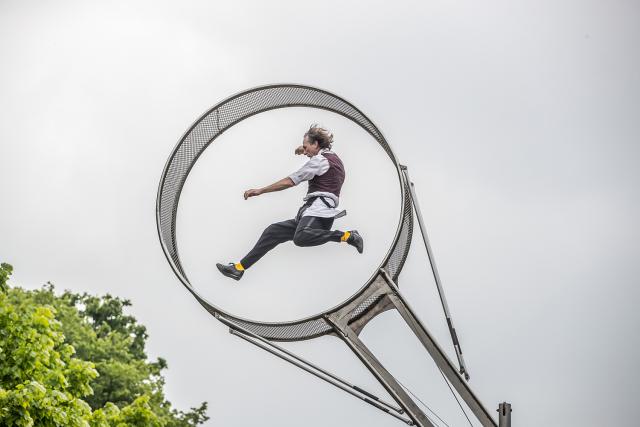La Rotative court contre le temps Visuel spectacle "La Course contre le temps"