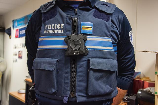 Crédit photo : Ville de Rouen - Léa Pierre Photo d'une caméra piéton sur un policier municipal